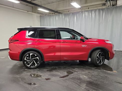 Used 2024 Mitsubishi Outlander 4WD Plug-In Hybrid image 9