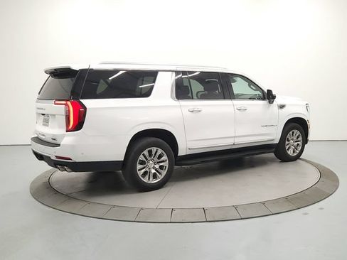 Used 2025 GMC Yukon XL Denali AWD/4WD image 8