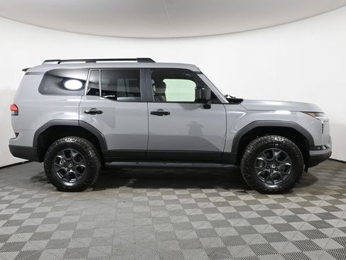 Used 2025 Lexus GX 550 AWD/4WD image 8