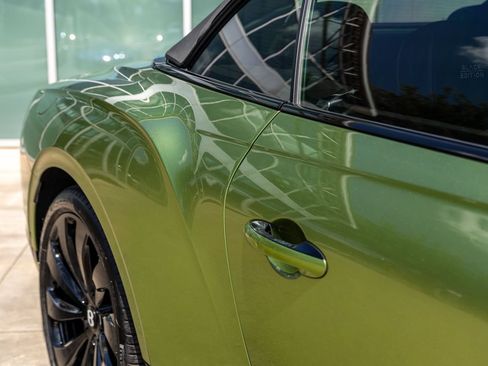Certified 2025 Bentley Continental GTC AWD/4WD image 9