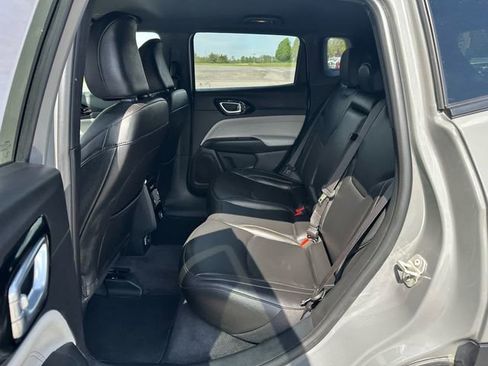Used 2023 Jeep Compass Limited AWD/4WD image 10