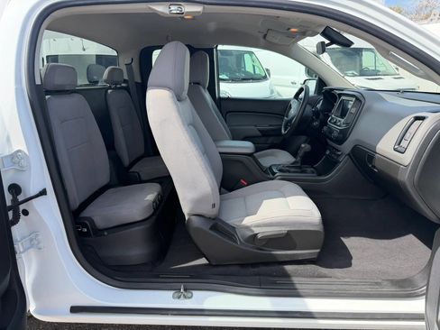 Used 2020 Chevrolet Colorado W/T w/ WT Convenience Package RWD image 16