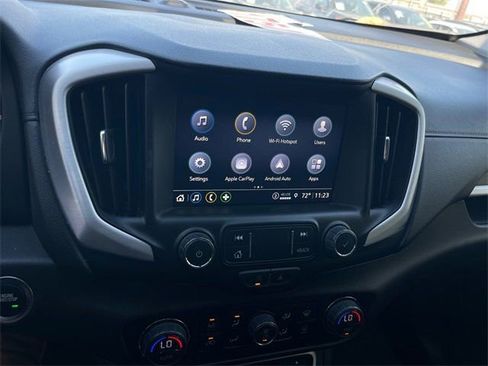 Used 2024 GMC Terrain SLT image 16