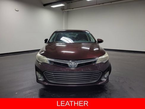 Used 2014 Toyota Avalon Limited w/ Technology Package FWD image 2