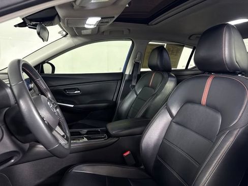 Used 2023 Nissan Sentra SR w/ SR Premium Package FWD image 5