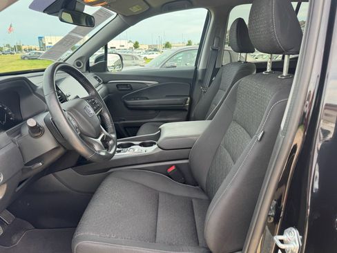 Certified 2025 Honda Ridgeline Sport image 10