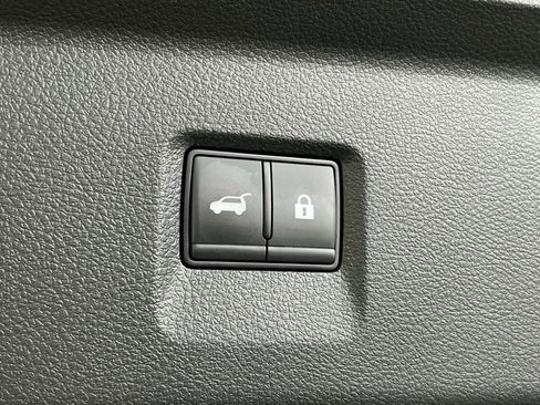 Used 2025 INFINITI QX60 Pure image 19