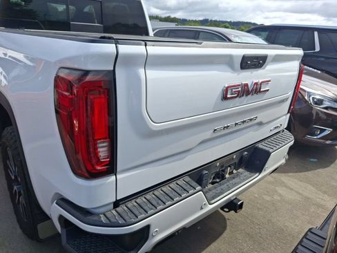 Used 2019 GMC Sierra 1500 AT4 w/ AT4 Premium Package AWD/4WD image 8