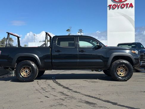 Used 2020 Toyota Tacoma TRD Off-Road w/ TRD Premium Off Road Package image 3