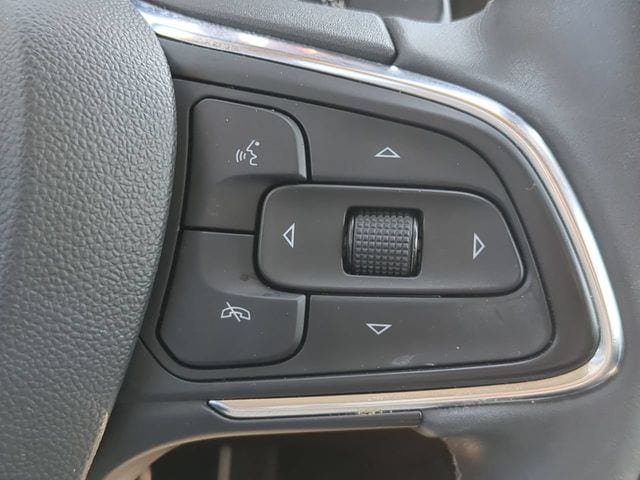 Used 2022 Buick Envision Essence w/ Technology Package II FWD image 24
