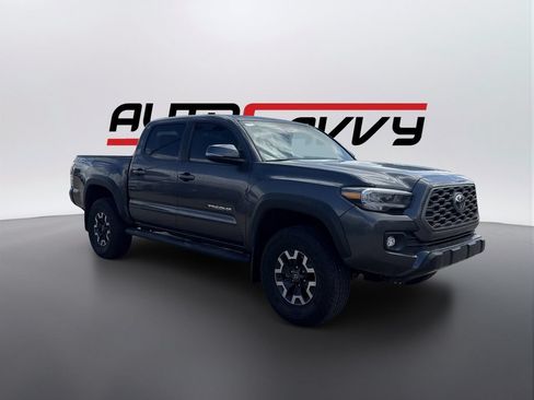 Used 2022 Toyota Tacoma TRD Off-Road w/ Technology Package AWD/4WD image 3