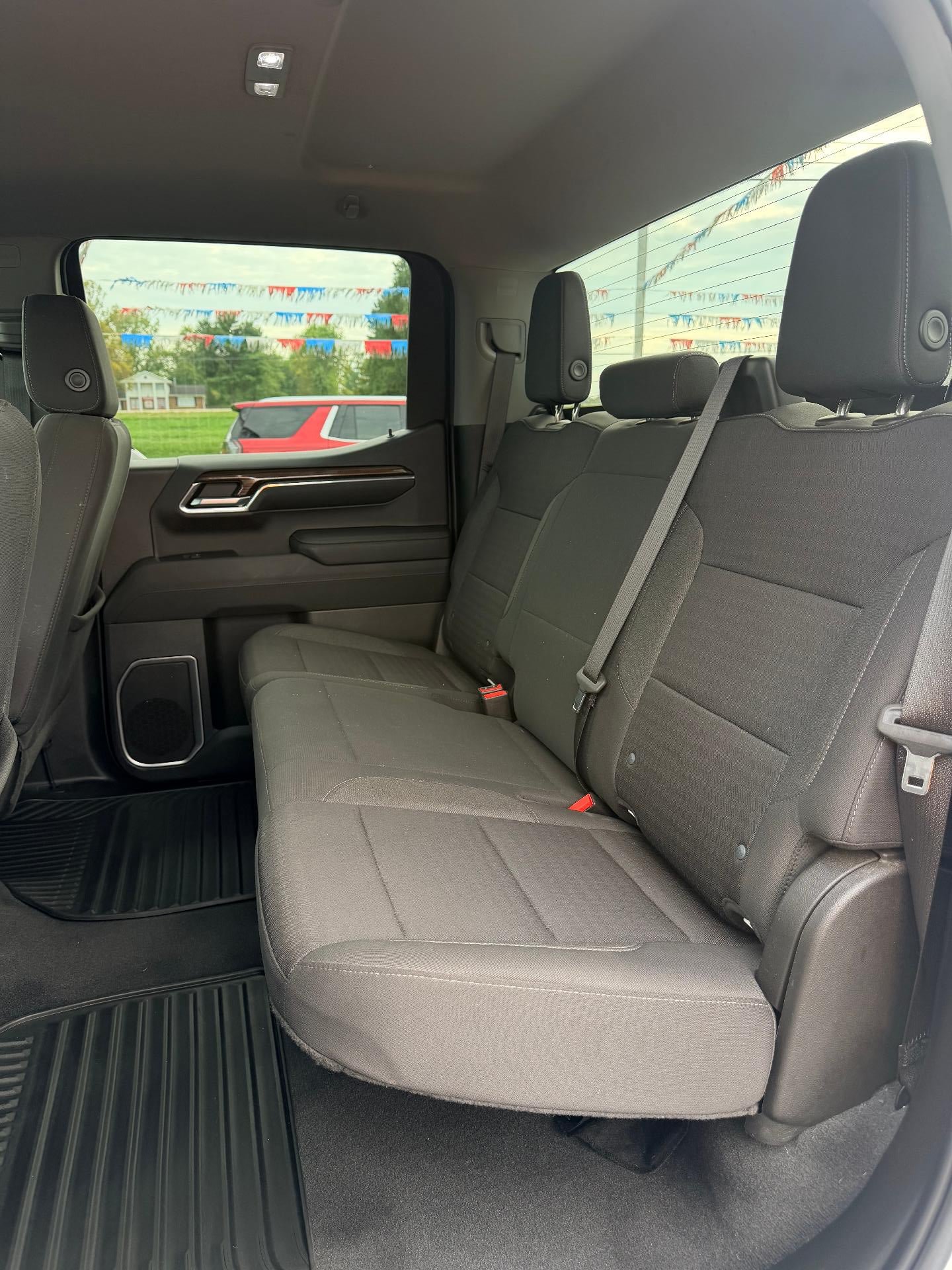 Used 2023 Chevrolet Silverado 1500 LT AWD/4WD image 10