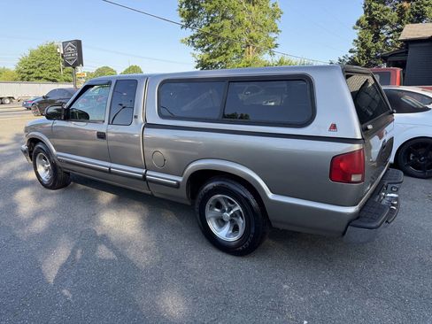 Used 2003 Chevrolet S10 Pickup LS w/ Convenience Package RWD image 7