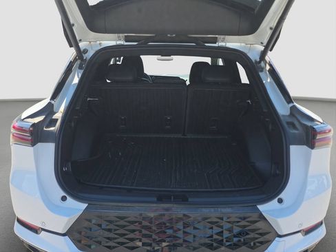 Used 2024 Chevrolet Equinox EV RS FWD image 17