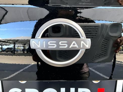 Used 2025 Nissan Versa SV w/ Trunk Package FWD image 31