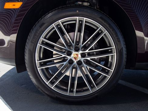 New 2026 Porsche Macan AWD/4WD image 13
