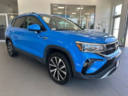 Certified 2023 Volkswagen Taos SE w/ Panoramic Sunroof Package AWD/4WD image 1