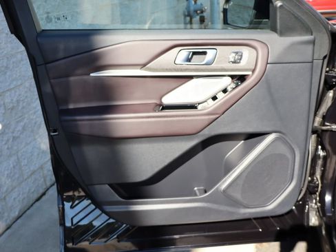 Used 2026 Ford Explorer Platinum AWD/4WD image 18