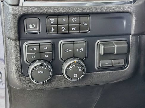 New 2026 Chevrolet Suburban LS w/ Max Trailering Package AWD/4WD image 10