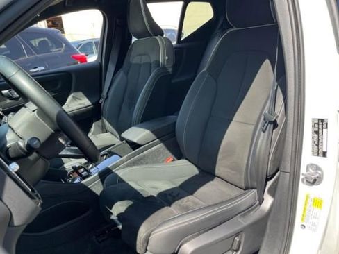 Used 2023 Volvo XC40 Recharge Ultimate w/ Protection Package Premier AWD/4WD image 5