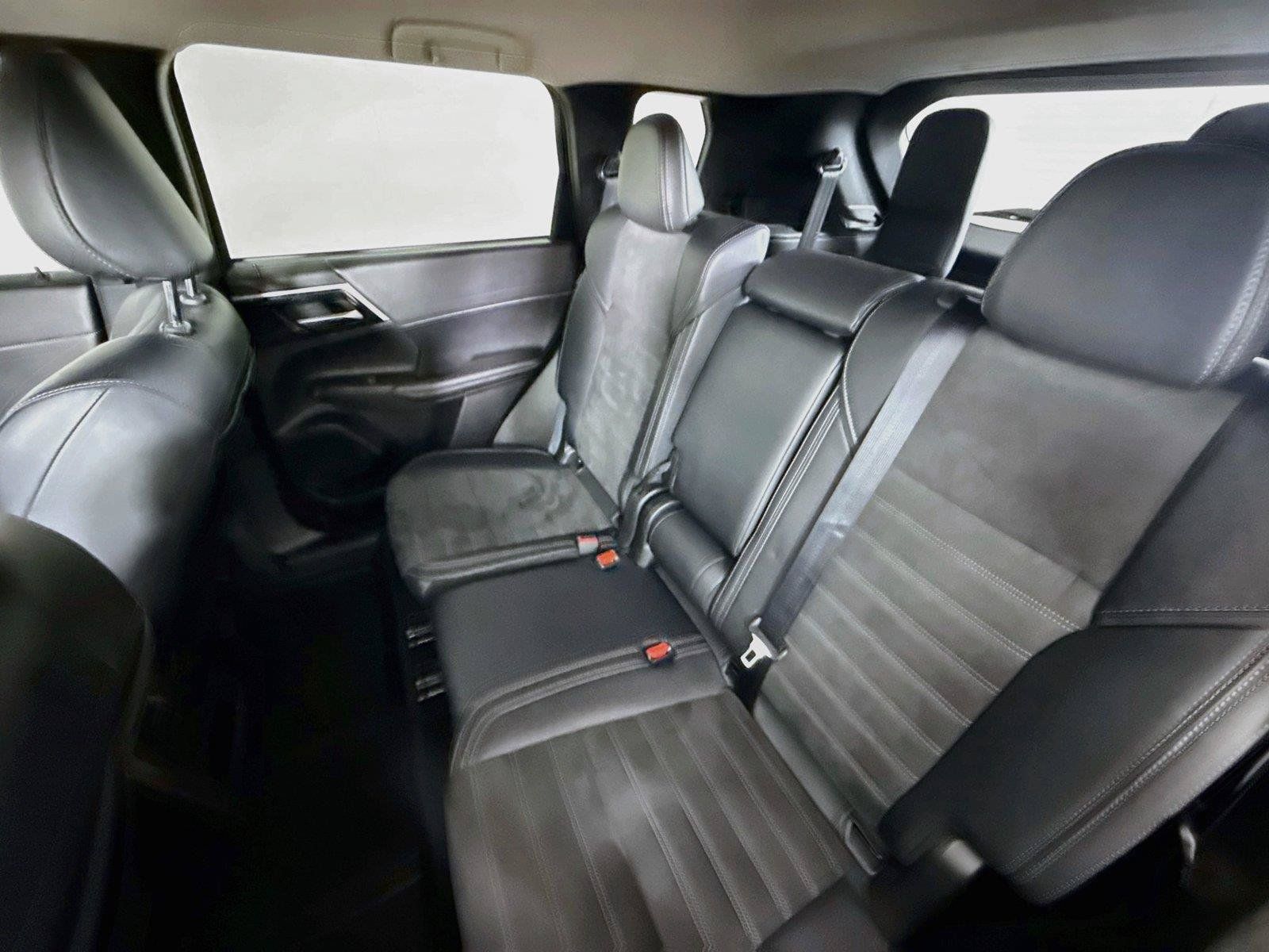 Used 2024 Mitsubishi Outlander SE Black Edition AWD/4WD image 11