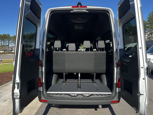 Used 2024 Mercedes-Benz Sprinter 2500 image 8