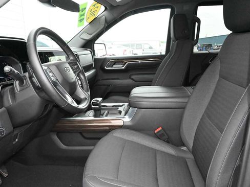Used 2024 Chevrolet Silverado 1500 LT Trail Boss w/ LPO, Dark Essentials Package AWD/4WD image 23