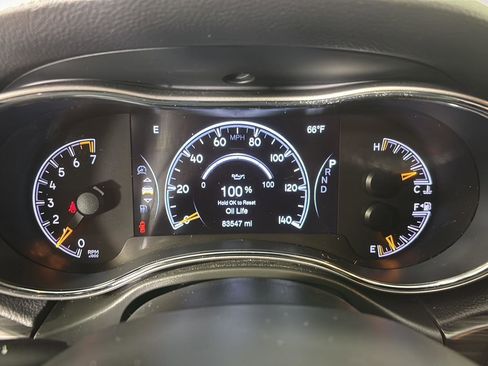 Used 2020 Jeep Grand Cherokee Laredo w/ Quick Order Package 2BN North AWD/4WD image 3