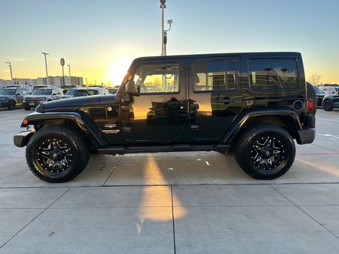Used 2015 Jeep Wrangler Unlimited Sahara w/ Connectivity Group image 2