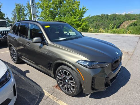 Certified 2024 BMW X5 xDrive40i w/ M Sport Package AWD/4WD image 1