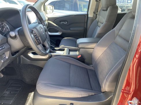 Used 2022 Nissan Frontier SV image 11