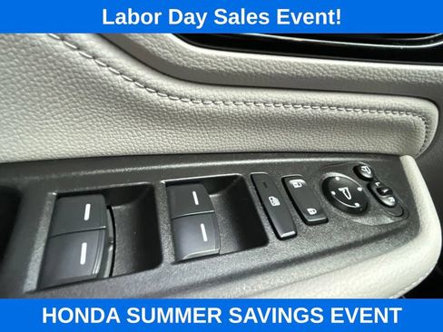 Used 2022 Honda Odyssey Elite image 25