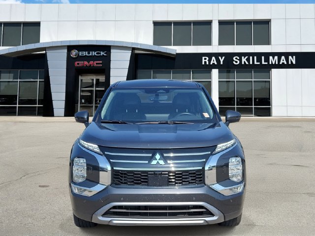 Used 2025 Mitsubishi Outlander SE AWD/4WD image 2