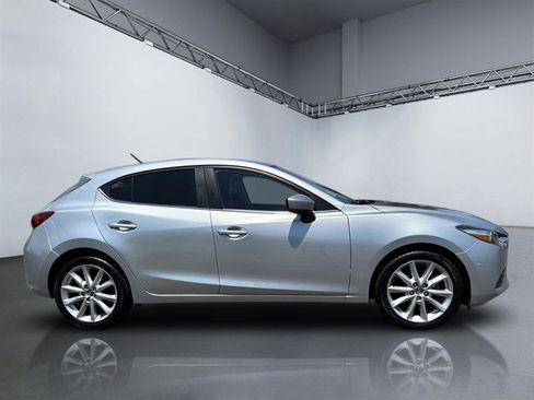Used 2017 MAZDA MAZDA3 Touring FWD image 3