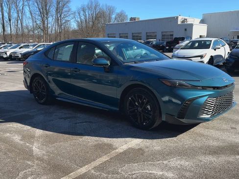 New 2026 Toyota Camry SE image 2