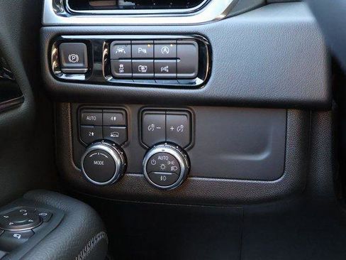 New 2026 GMC Yukon XL Denali w/ Sun & Power Step Package image 38