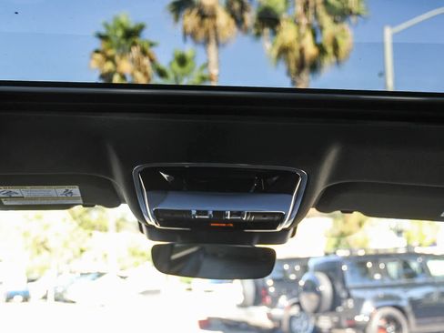 New 2026 Land Rover Range Rover Velar Dynamic SE image 15