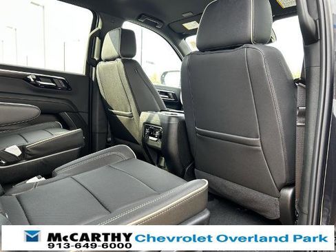 New 2025 Chevrolet Suburban Premier image 27