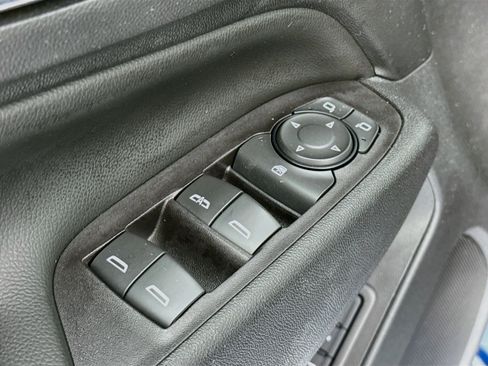 Used 2020 Chevrolet Equinox Premier FWD image 17