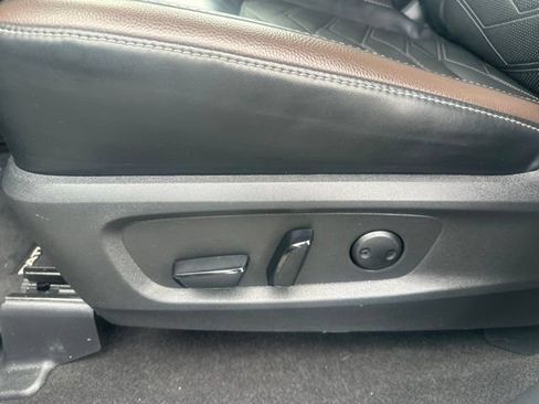 Used 2023 Nissan Pathfinder Platinum AWD/4WD image 15