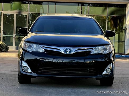 Used 2012 Toyota Camry XLE image 3