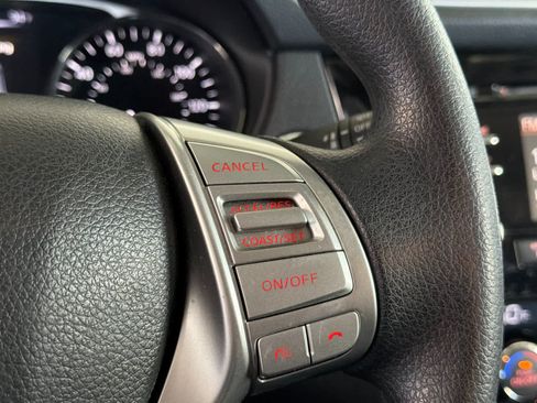 Used 2016 Nissan Rogue SV FWD image 26