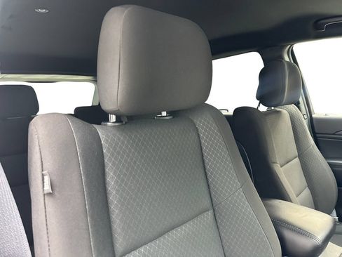 Used 2022 Jeep Grand Cherokee Laredo E AWD/4WD image 46