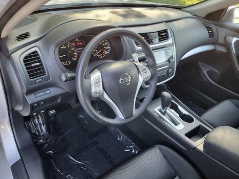 Used 2017 Nissan Altima 2.5 SR FWD image 10