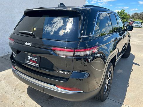 Used 2024 Jeep Grand Cherokee Limited AWD/4WD image 6