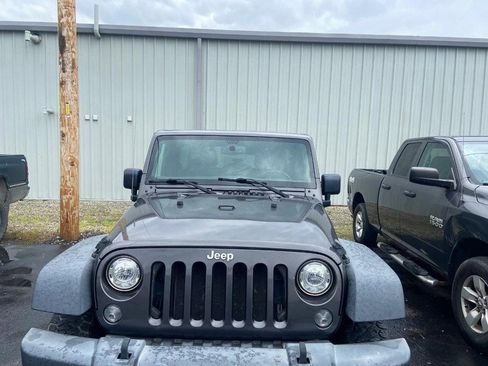 Used 2017 Jeep Wrangler Unlimited Sport w/ Quick Order Package 23S AWD/4WD image 2