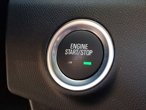 Used 2024 GMC Terrain SLE image 30