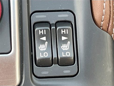 Used 2024 Subaru Forester Touring w/ Pop Package 2 image 21