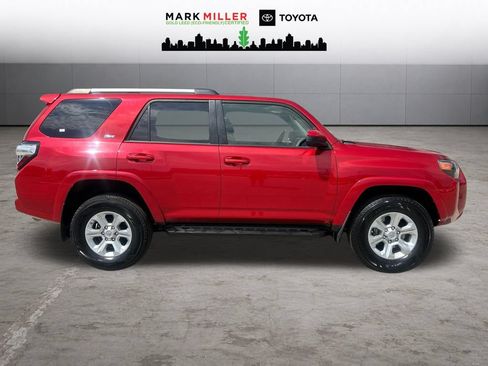 Certified 2021 Toyota 4Runner SR5 AWD/4WD image 7