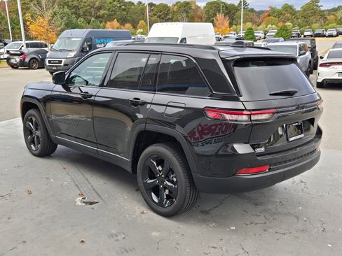 New 2025 Jeep Grand Cherokee image 5